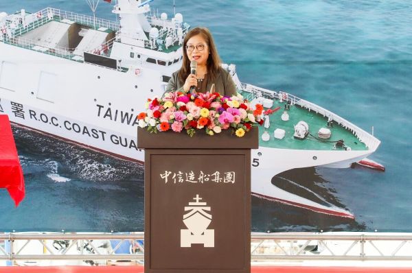 東港艦命名下水　管碧玲勉海巡：做國家的堅韌樹根1